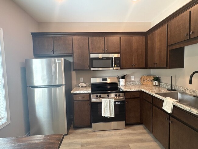 Building Photo - 513 Westend Cir
