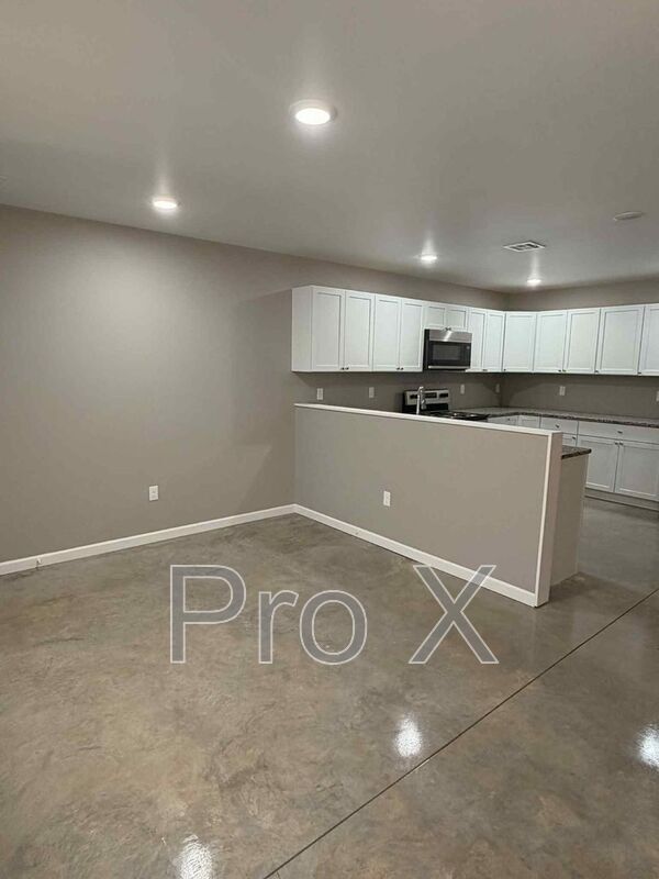 Building Photo - 309-311 S 4th St