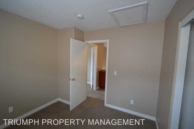Building Photo - 8820 Spinning Wheel Ave