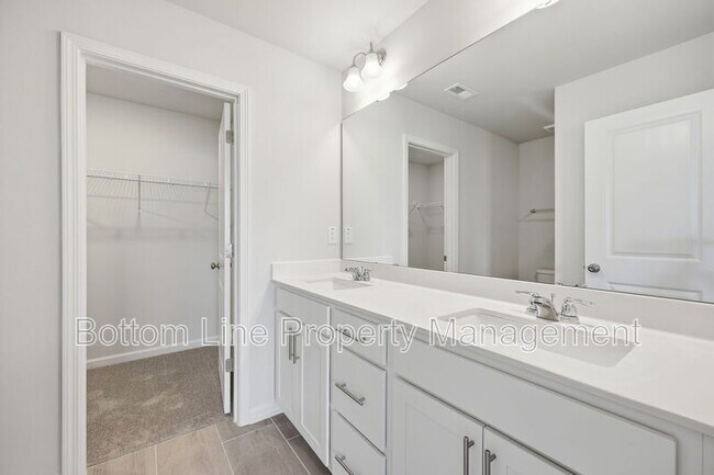 Building Photo - 2495 Tonoloway Dr