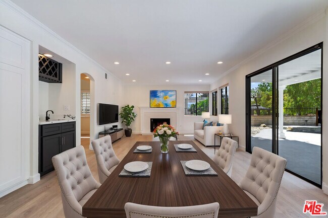 Building Photo - 6143 Lake Lindero Dr