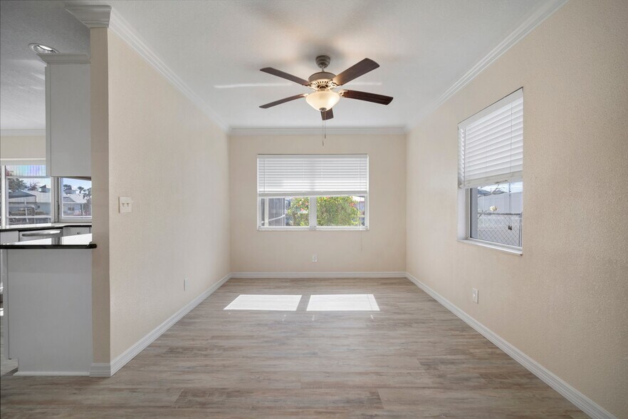Building Photo - 910 Spindle Palm Way