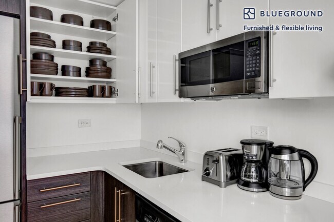 Building Photo - 360 W 34th St.