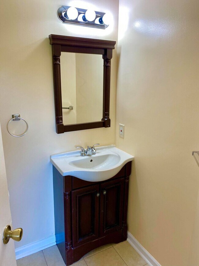 Building Photo - 1711 Winding Brook Way