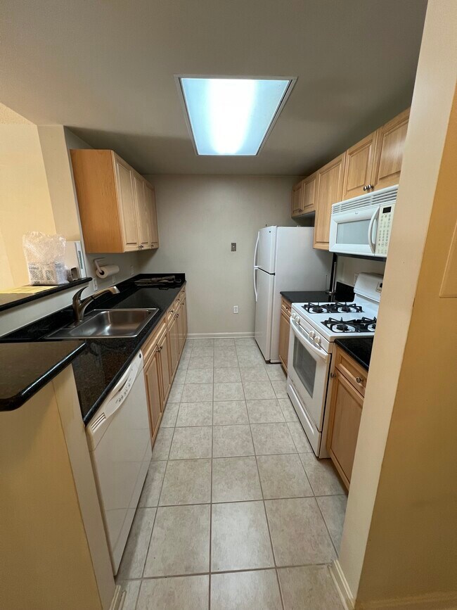 Building Photo - 2726 Gallows Rd