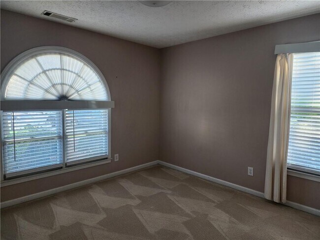 Building Photo - 1903 Westover Ln