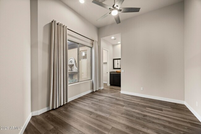 Building Photo - 3653 E Sands Dr