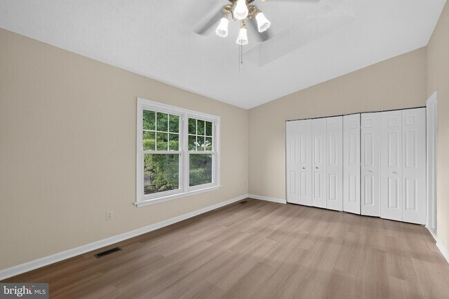 Building Photo - 55 Oak Crest Ct