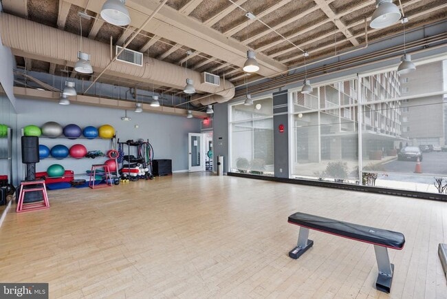 Building Photo - 350 G St SW