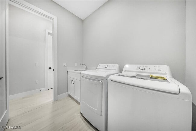 Building Photo - 1123 NW 40th Pl