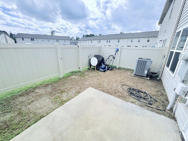 Building Photo - 456 Sullivan Loop Rd