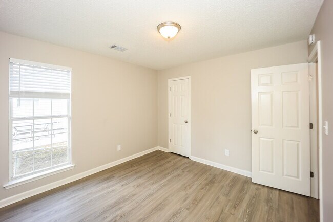 Building Photo - 5651 Eagles Feather Ln