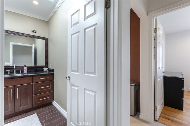 Building Photo - 1217 Elm Ave