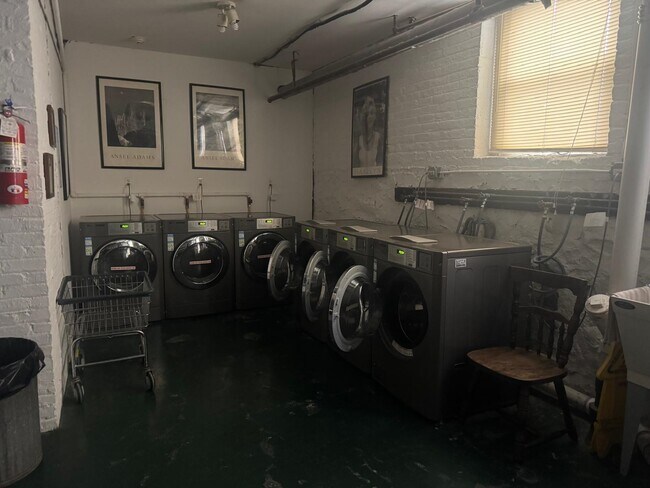 Building Photo - 35-39-39 Fulton St