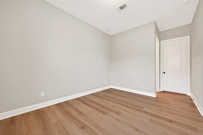 Building Photo - 1635 Delta Oaks Dr