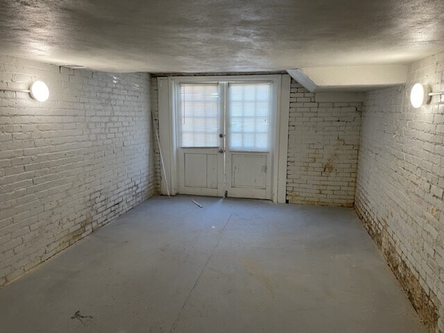 Storage area - 2016 Jena St