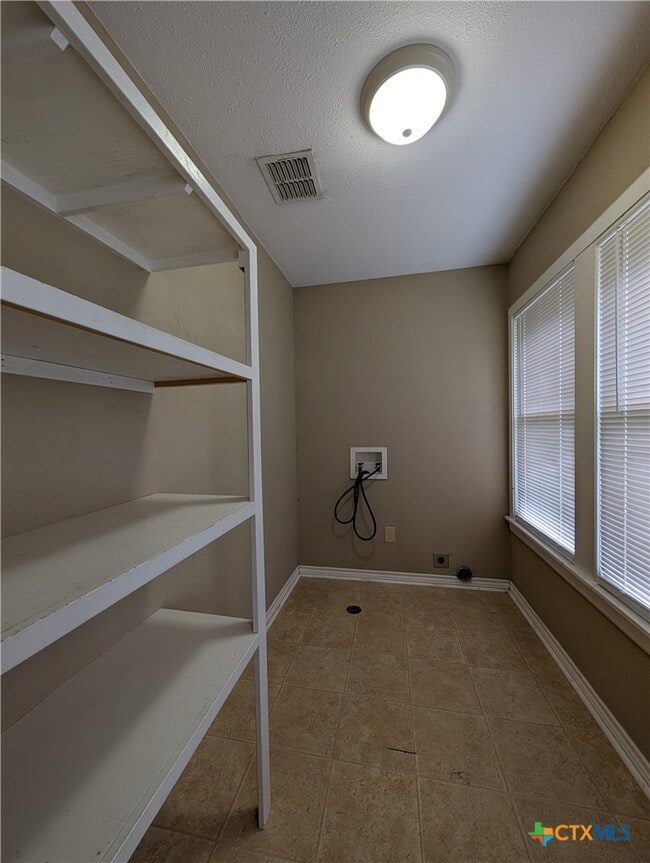 Building Photo - 1185 W Mill St