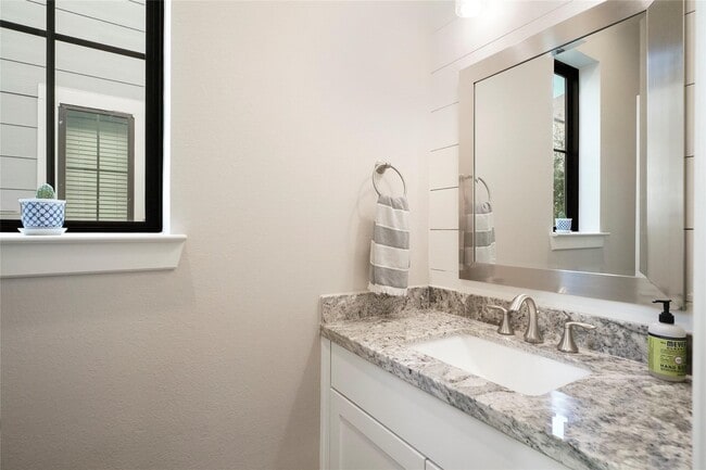 Building Photo - 5905 Petty St