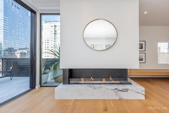 Building Photo - 17 Guy Pl