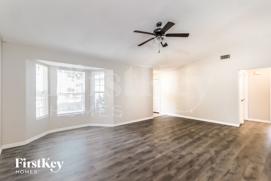 Building Photo - 2330 Eastmeadows Ct