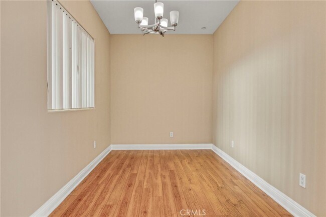 Building Photo - 12916 Moorpark St