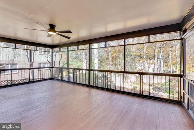 Building Photo - 4001 N Ridgeview Rd