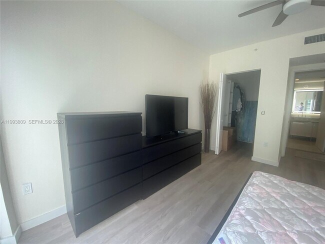 Building Photo - 185 SW 7th St