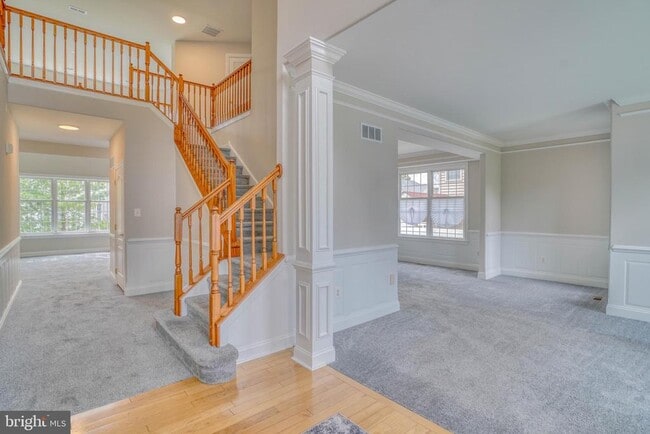 Building Photo - 9902 Player Dr