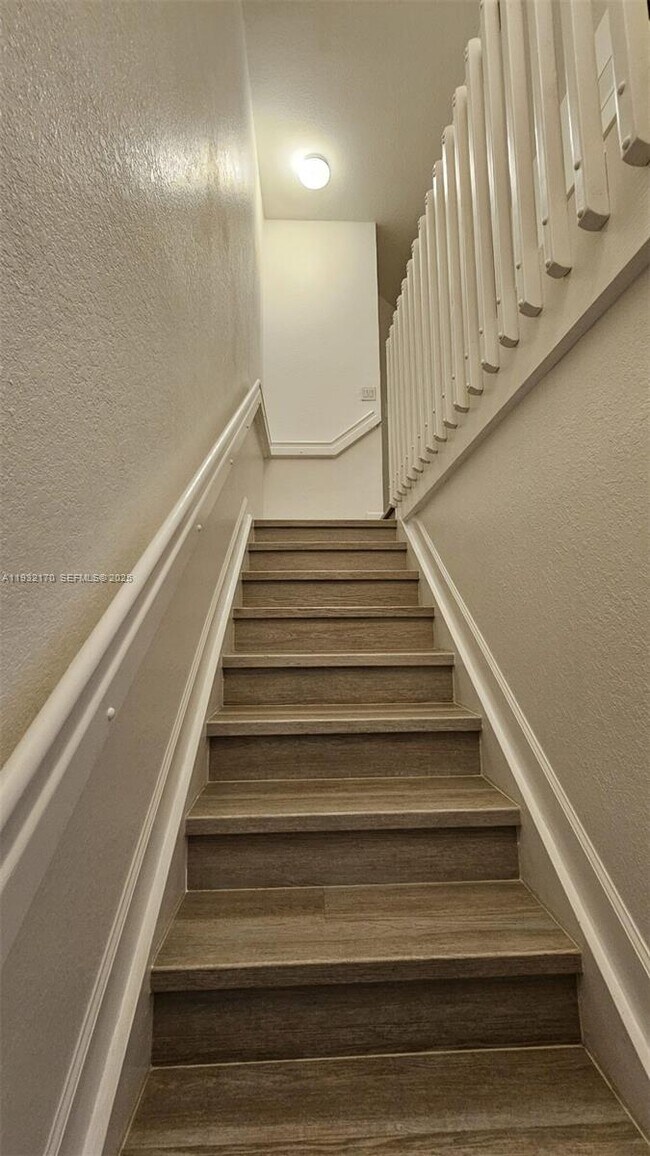 Building Photo - 8785 NW 116th Ct