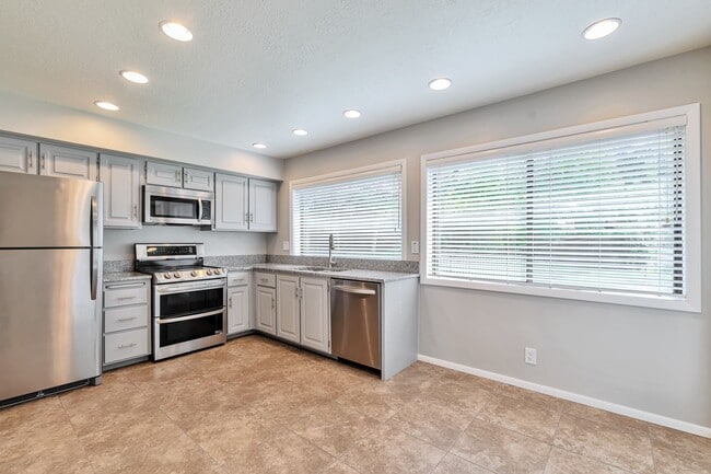 Building Photo - 4829 Arbor Cir