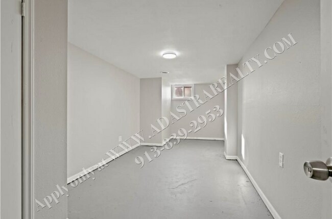 Building Photo - 8605 Spring Valley Rd