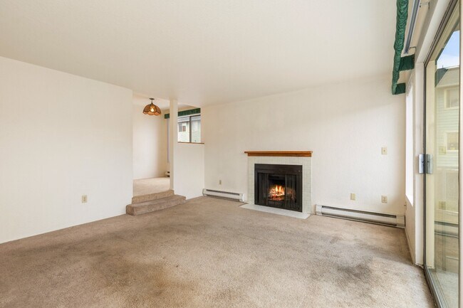 Building Photo - Spacious 1 Bedroom Apartment w/ Parking in Briercrest