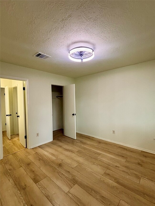 Building Photo - 462 Capehill Dr