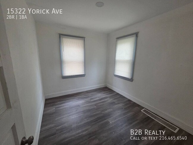 Building Photo - 15322 Yorick Ave