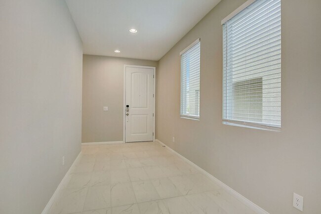 Building Photo - 10643 Enridge Ave