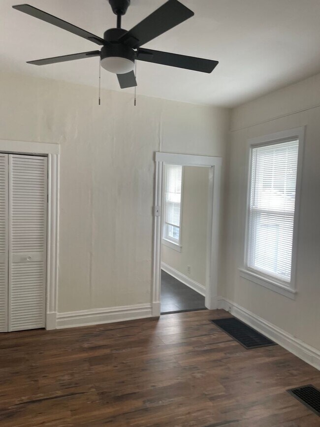 Building Photo - NO DEPOSIT REQUIRED! House for Rent in Southwest City