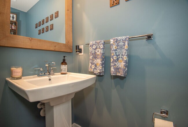 Building Photo - 351 Goodwick Dr