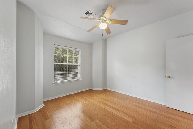 Building Photo - 17206 Stonebridge Trail