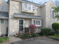 Building Photo - 5 W Meadow Ln