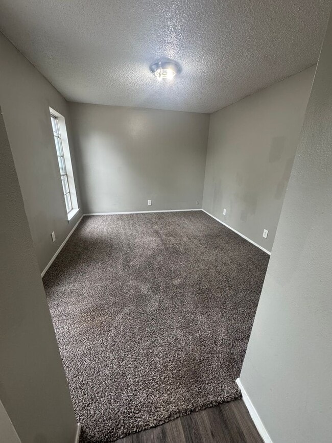 Building Photo - 2407 E 55th Pl