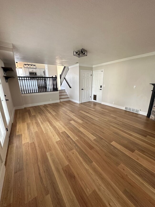 Building Photo - GET $500 OFF THE FIRST MONTHS RENT!!!