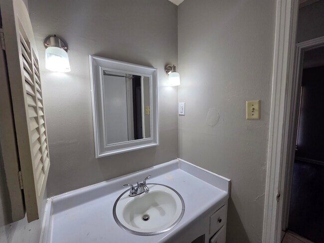 Building Photo - 4573 Appleville St