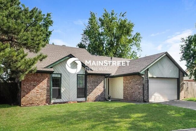 Building Photo - 4 Bedroom Pet-Friendly Home in Edmond, OK with Main Street Renewal