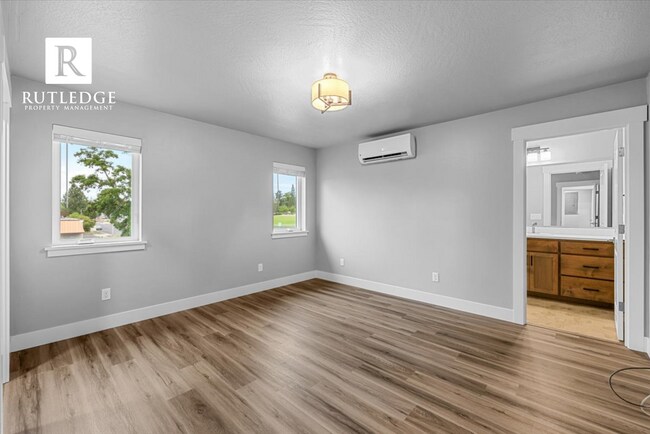 Building Photo - Newly Built 3 Bed/2 Bath Home in East Medford!