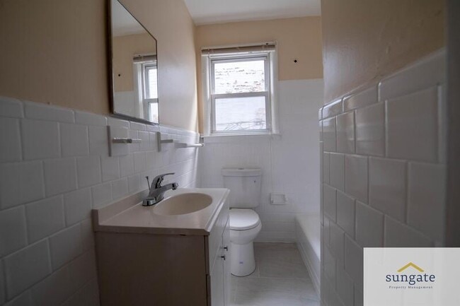 Building Photo - 1801 E Lombard St