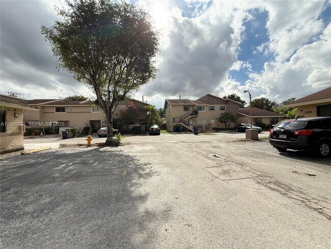 Building Photo - 3630 SW 112th Ave