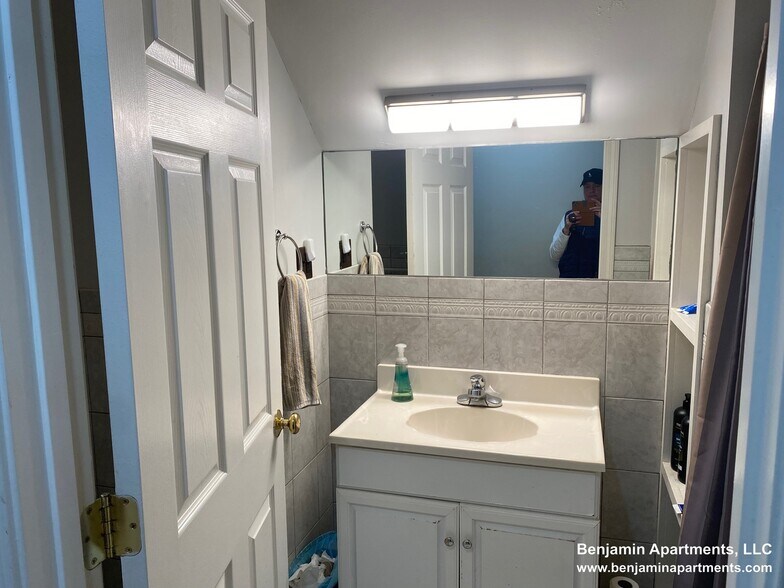 Building Photo - 20 Benton Rd