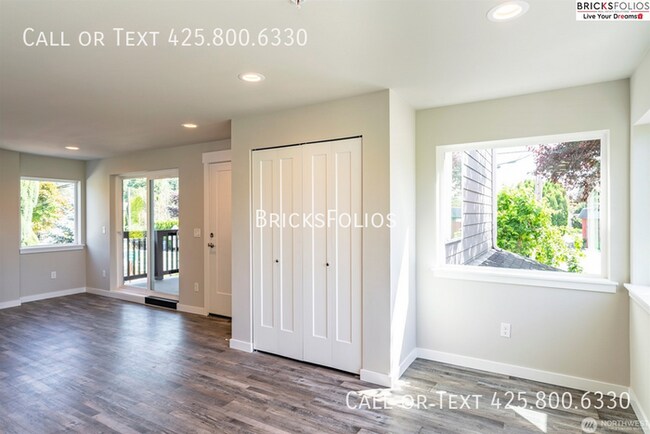 Building Photo - Welcome to Comfort and Charm in Your Monro...