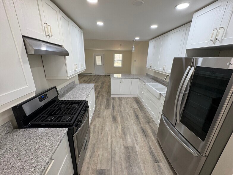 Building Photo - 1542 Potter Blvd