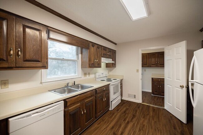 Building Photo - 110 Breckenridge Ln